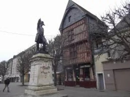 Statue Marechal Rochambeau