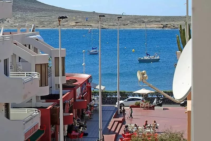 MARINEDA by RENTMEDANO     ocean views, pool, parking WIFi Smart TV