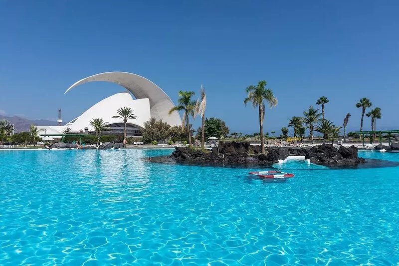 Villa with Sea Views, Pool, Gym, Cinema - HomeForGuest