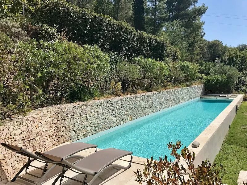 Charming house with rare panoramic views!