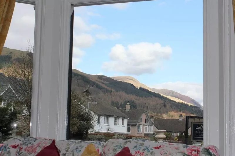 Ideal family accommodation enjoying fine mountian views from most rooms.