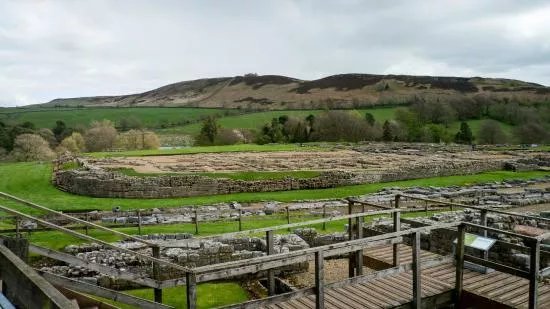 Peter Carney: Hadrian's Wall Guide