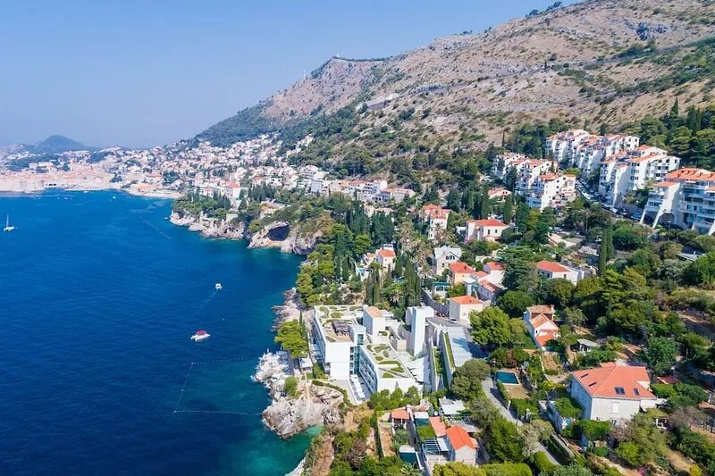 Quiet seclusion with splendid views offering proximity to Old Town and the sea