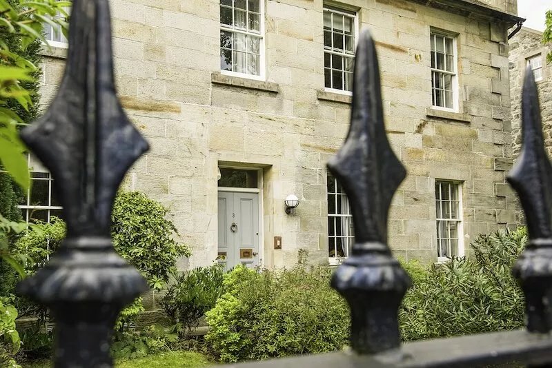 Beautiful Old Merchant's House in Historic Central Edinburgh