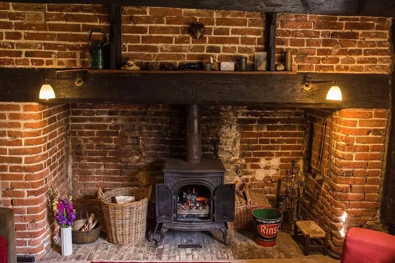 Large, Grade II Listed. C16 House, 2 Acre Grounds, Rural Location, Riding Nearby
