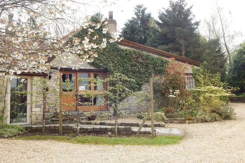 The Aylesbury Cottage - Part of the Hinton Grange Collection