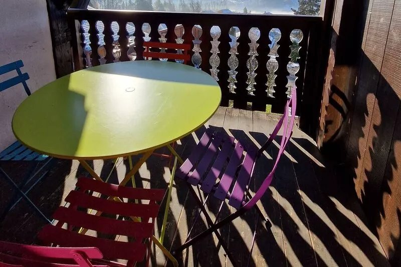 Beautiful south-facing apartment 68m2 facing the mountains with view of the