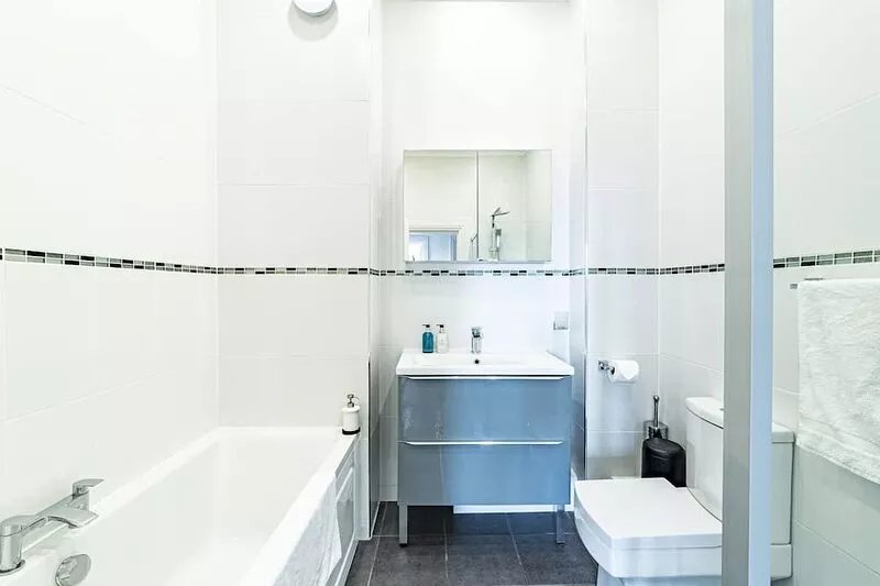 Cosy Apartment, Close to the Beach & Town Centre - Free Parking Onsite