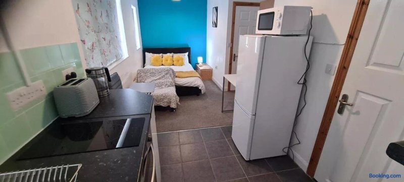 Self Contained Studio Flats Sheridan House For Contractors