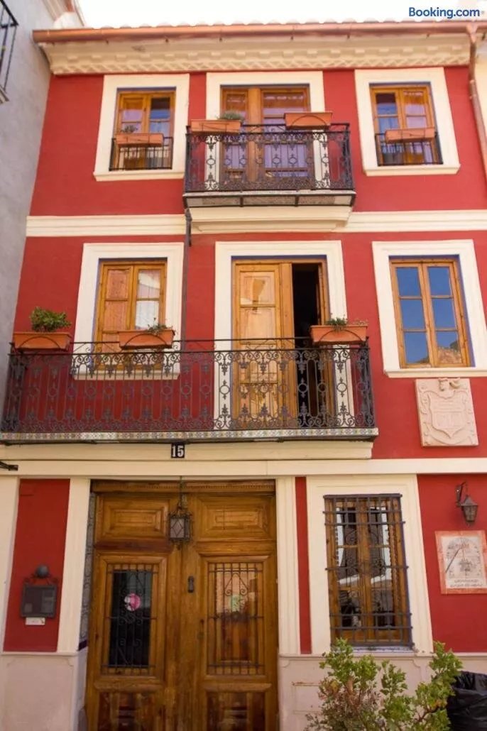 A la Sombra de la Torre
