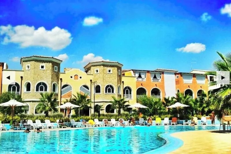 Moderna casa vacanze 5 posti letto,fronte  piscina e lido incluso. Pet friendly