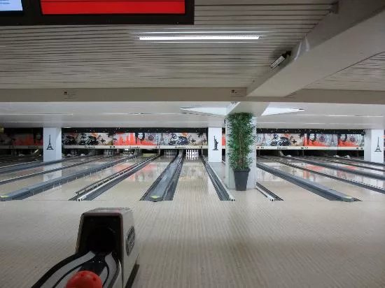 Bowling De Front De Seine