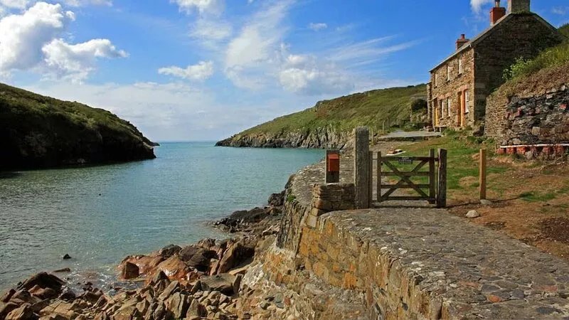 White Pebble Cottage, popular village - Port Isaac