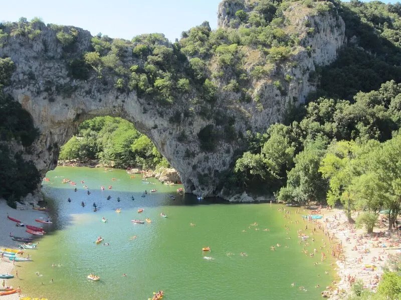GITE DU PARC CLIMATISÉ au pied du parc du casino et des thermes à VALS LES BAINS