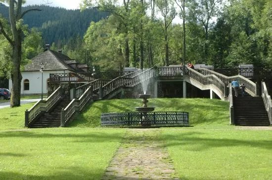 Zamoyski Family Park/Park Zamoyskich