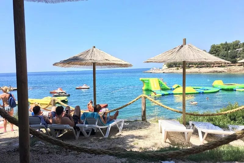 family-friendly apartment in a very good location, up to 6 people
