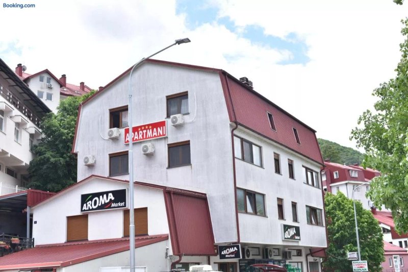 Apartmani Ravno