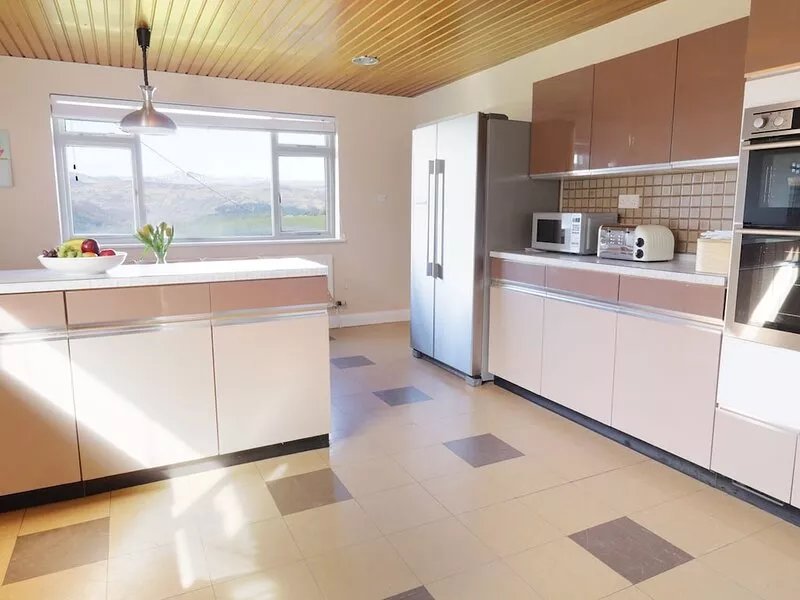 TAI CANDRYLL, family friendly, with a garden in Llanrwst