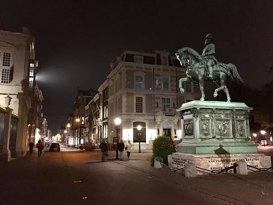 Statue of William of Orange