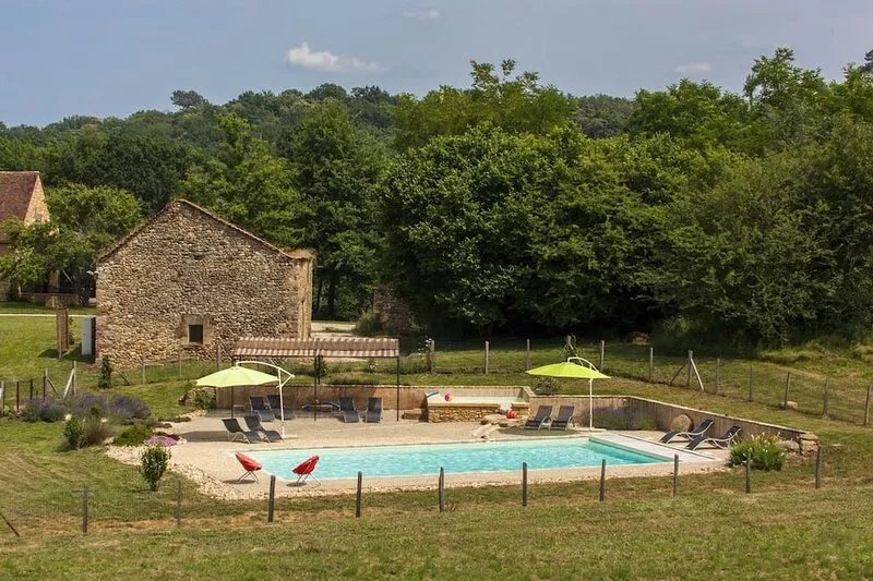 Comfortable villas in the heart of the Périgord forest