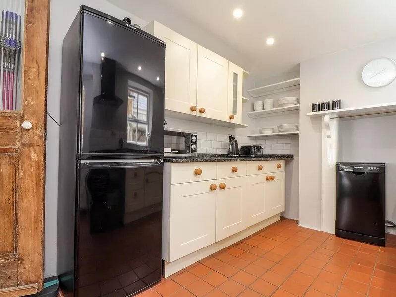 MACKEREL SKY, pet friendly, character holiday cottage in Penzance