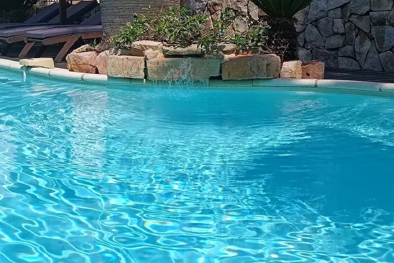 Splendid villa with swimming pool, rated 4*, spacious and very welcoming.
