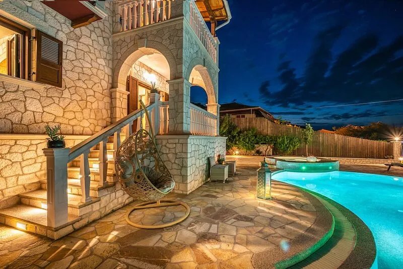 Fairytale Villa, in the heart of Lefkas town and Agios Ioannis beach!