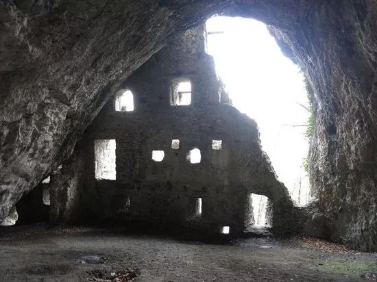 Ruine Hohlenburg Wichenstein