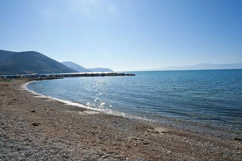 Cute & luxury suite with patio, just few steps away from beach , nearby Delphi