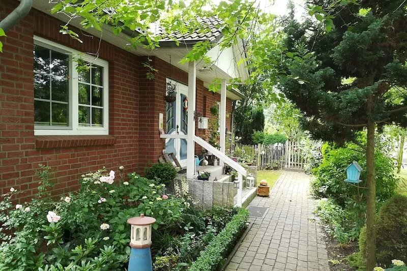 Vacation apartment Elbinsel, in the countryside and close to the city center