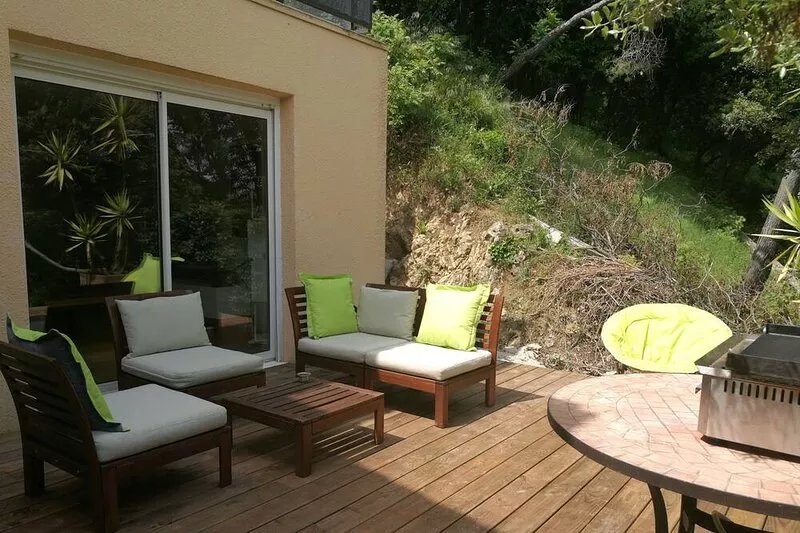 Quiet and green near Montpellier city center (85m2)