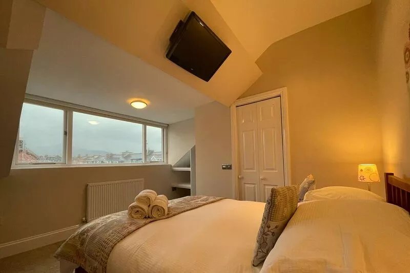 Wordsworth House -  a house that sleeps 8 guests  in 4 bedrooms