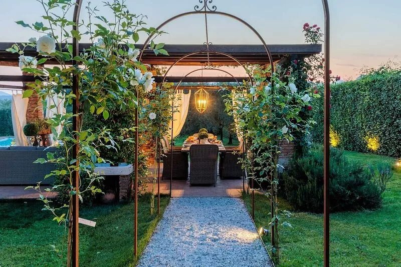 Typical Tuscan Villa: garden 5000 sqm fenced views pool air cond. fireplace WiFi