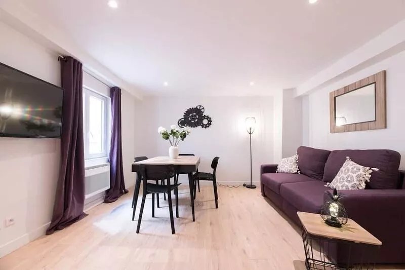 Villa Poncelet - Suite Miss Dior, 2 Bdrs, Champs Elysées, A/C, Prime Location