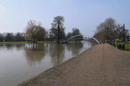 Embankment Riverside