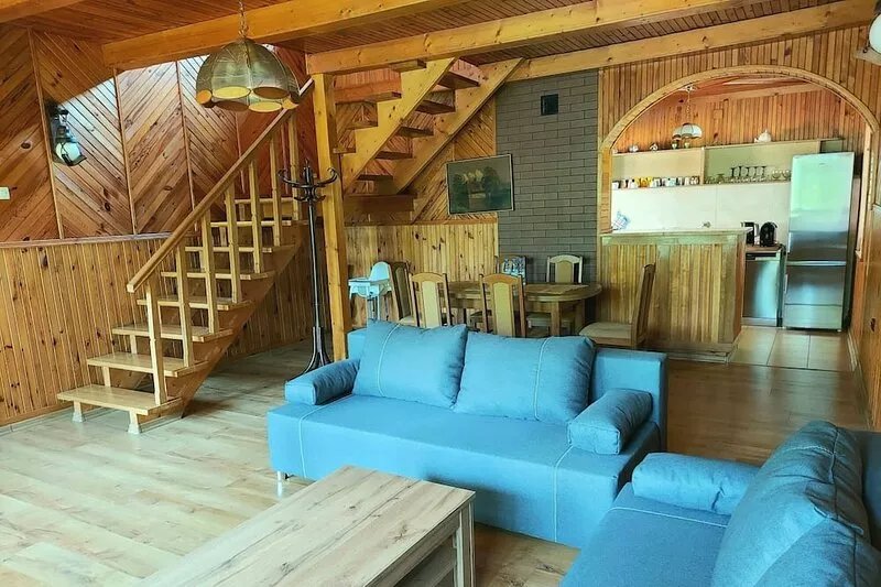 Charming House with a huge garden for your exclusive use. Pets friendly.