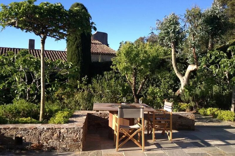 Charming house, 180° sea view, heated swimming pool