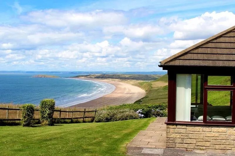 Caemor - Four Bedroom House, Sleeps 10