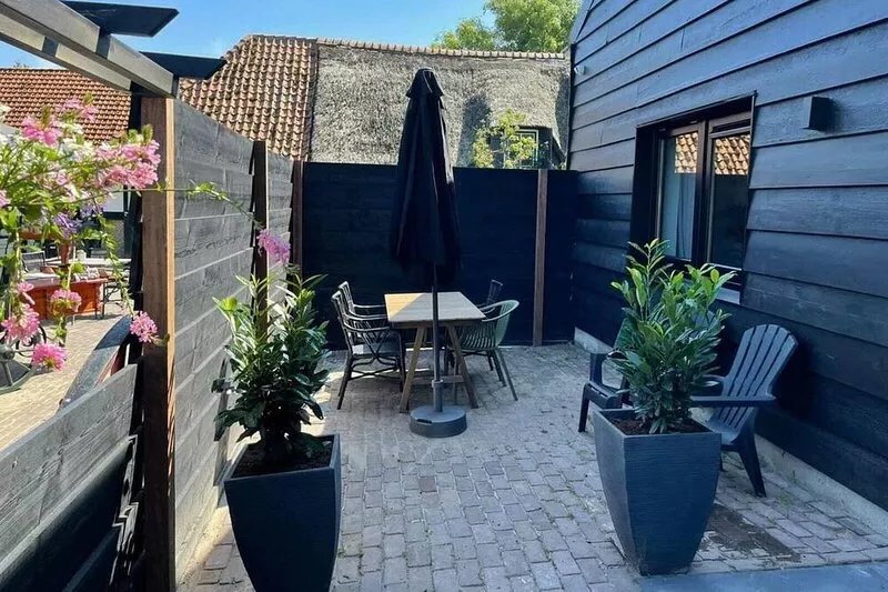 Tasteful apartment close to the beach