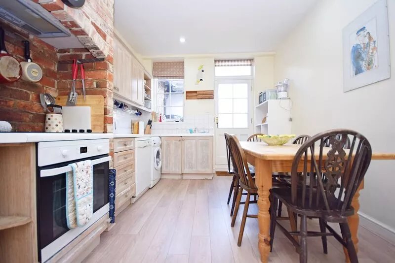 Pepper Pot Cottage , Compton -  a cottage that sleeps 6 guests  in 3 bedrooms