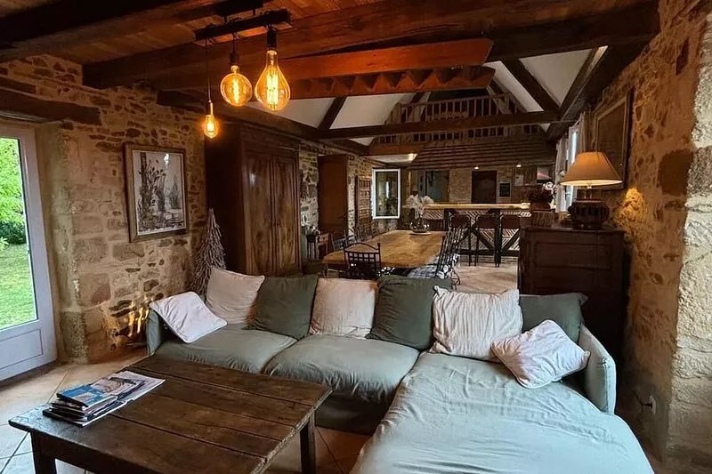 Authentic Périgourdine stone house (comfort and pool)