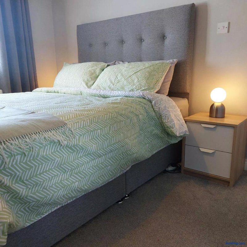 Lawnbrook Town Guest House