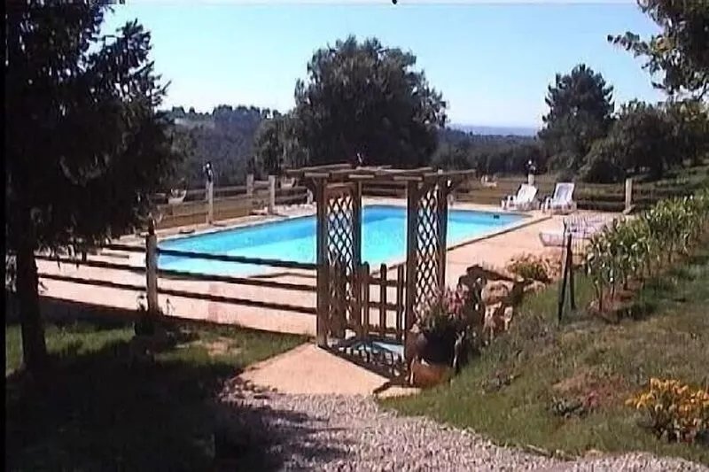 The barn: stone house with pool