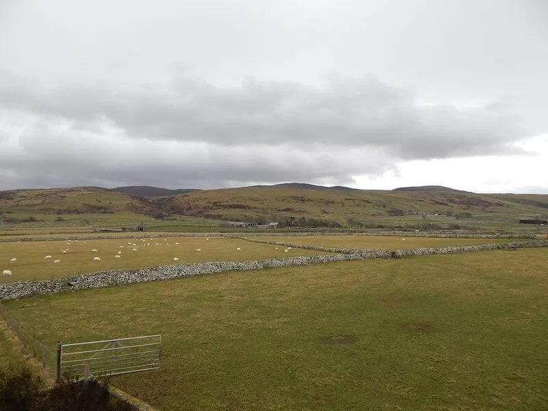 Farmhouse With Secure Private Grounds and  360 degrees views