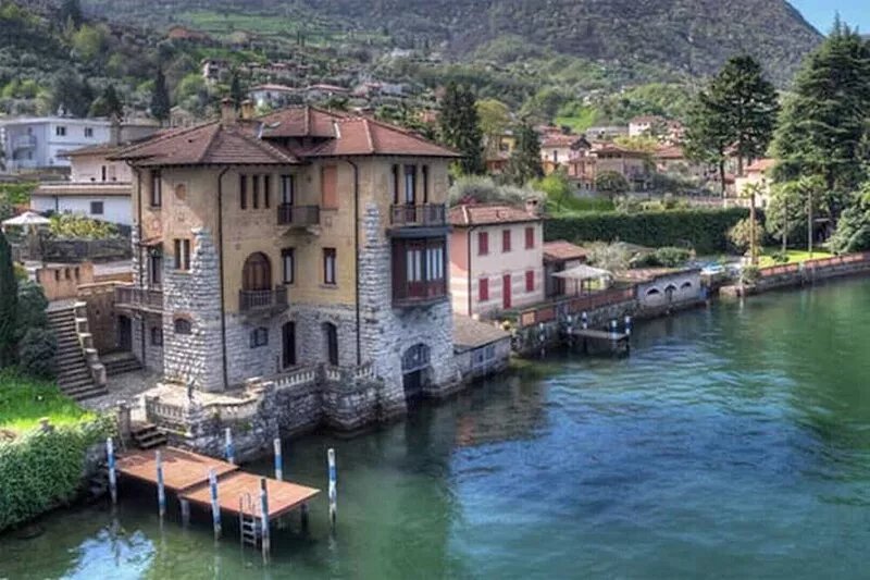 Villa Cecilia - luxurious and elegant liberty lake-front villa