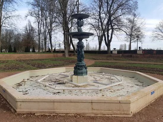 Fontaine Parc Napoleon