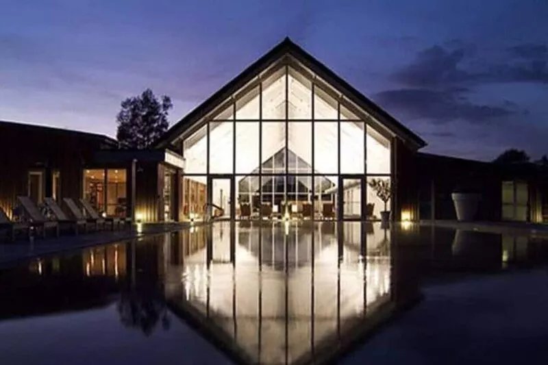 Garden Villa - CW70 - HOT TUB - Lakeside Spa