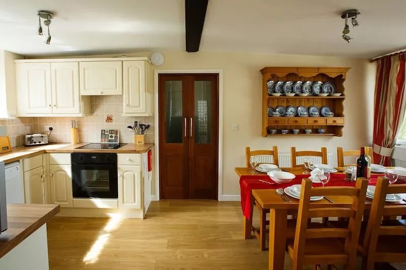 The Hen House, Portclew Cottages