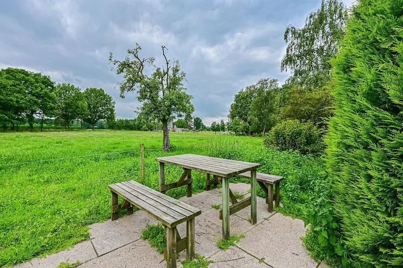Farmhouse in De Heurne near the forest