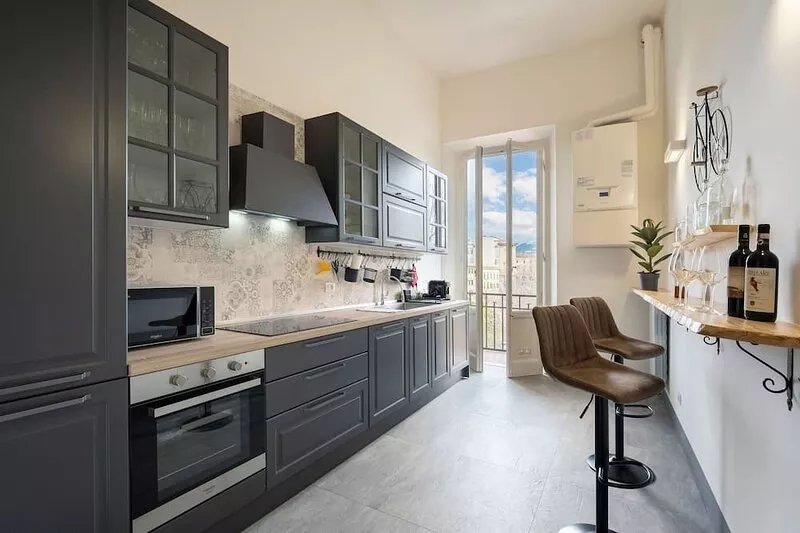 Large and bright quiet apartment, panoramic terrace, near the cathedral
